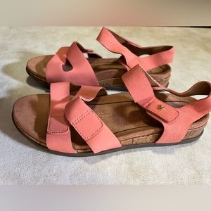 Vionic Womens 8.5 Colleen Nubuck Leather Coral Pink Ankle Strap Sandals Comfort